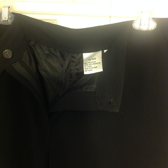 LeSuit Pants Suit (Pants & Jacket) - Picture 5 of 7